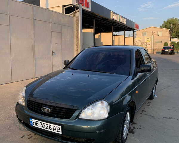 Сірий ВАЗ 2170 Priora, об'ємом двигуна 1.6 л та пробігом 196 тис. км за 2000 $, фото 1 на Automoto.ua