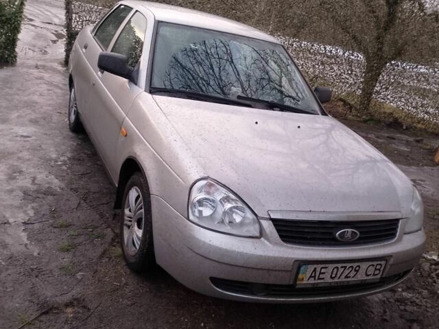 Серый ВАЗ 2170 Priora, объемом двигателя 1.6 л и пробегом 220 тыс. км за 2138 $, фото 1 на Automoto.ua