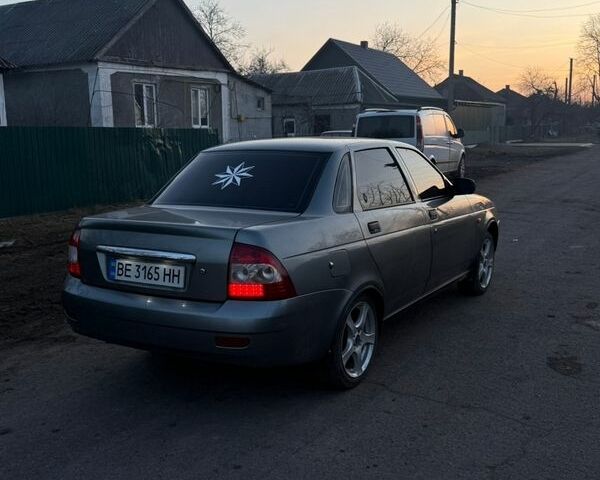 Серый ВАЗ 2170 Priora, объемом двигателя 1.6 л и пробегом 173 тыс. км за 2750 $, фото 1 на Automoto.ua