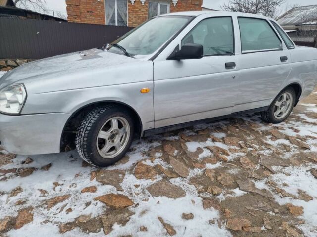 Сірий ВАЗ 2170 Priora, об'ємом двигуна 1.6 л та пробігом 136 тис. км за 2400 $, фото 1 на Automoto.ua