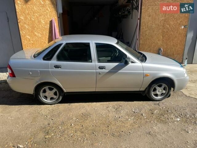 Сірий ВАЗ 2170 Priora, об'ємом двигуна 1.6 л та пробігом 110 тис. км за 3000 $, фото 1 на Automoto.ua