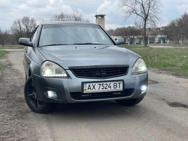 Серый ВАЗ 2170 Priora, объемом двигателя 1.6 л и пробегом 280 тыс. км за 1900 $, фото 1 на Automoto.ua