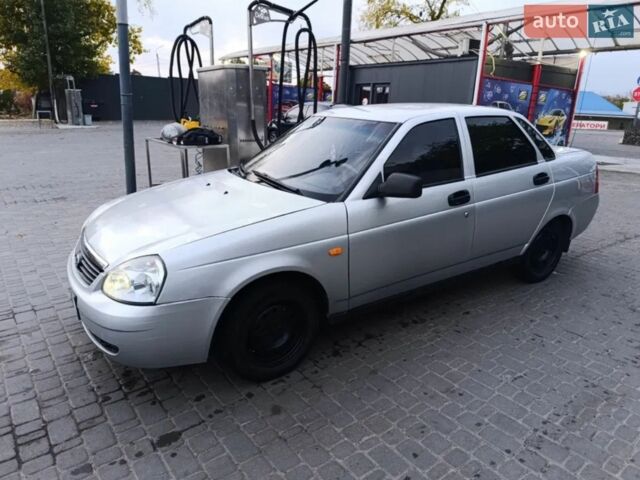 Сірий ВАЗ 2170 Priora, об'ємом двигуна 1.6 л та пробігом 219 тис. км за 2250 $, фото 1 на Automoto.ua