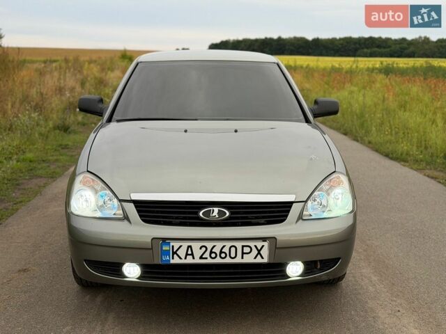 Сірий ВАЗ 2170 Priora, об'ємом двигуна 1.6 л та пробігом 97 тис. км за 2799 $, фото 1 на Automoto.ua