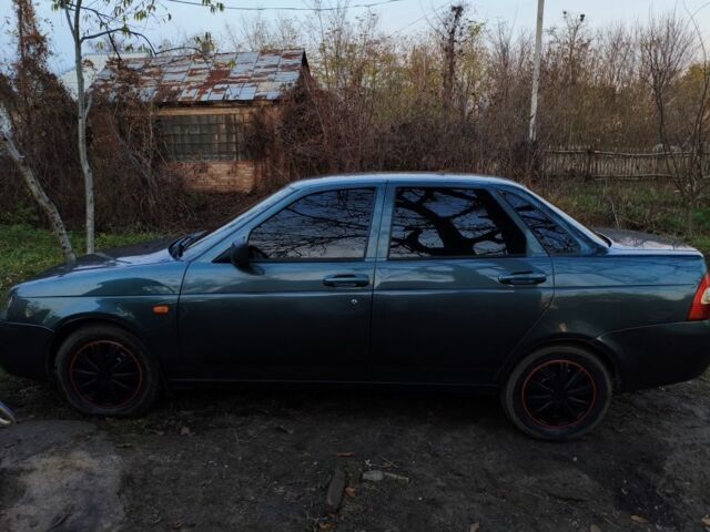 Серый ВАЗ 2170 Priora, объемом двигателя 1.6 л и пробегом 189 тыс. км за 3000 $, фото 1 на Automoto.ua