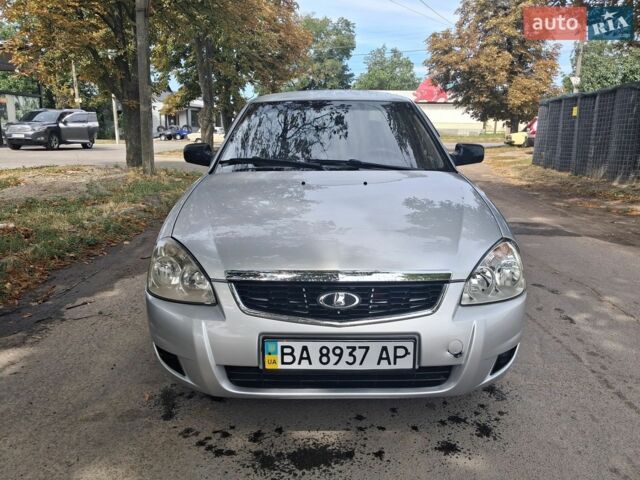 Сірий ВАЗ 2170 Priora, об'ємом двигуна 1.6 л та пробігом 193 тис. км за 2000 $, фото 1 на Automoto.ua