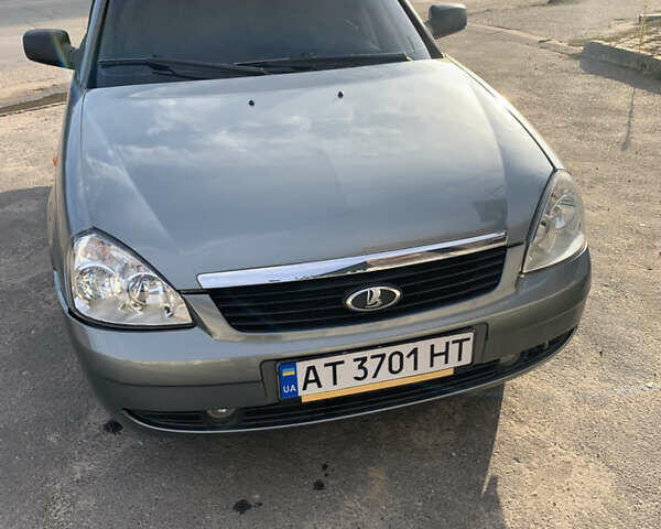 Серый ВАЗ 2170 Priora, объемом двигателя 1.6 л и пробегом 105 тыс. км за 1750 $, фото 1 на Automoto.ua