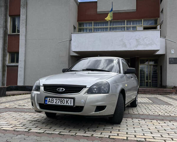 Серый ВАЗ 2170 Priora, объемом двигателя 1.6 л и пробегом 260 тыс. км за 3200 $, фото 1 на Automoto.ua