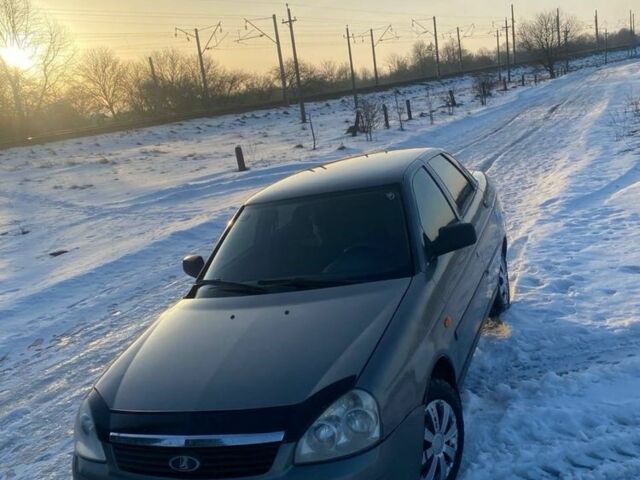 Серый ВАЗ 2170 Priora, объемом двигателя 1.6 л и пробегом 213 тыс. км за 2000 $, фото 1 на Automoto.ua