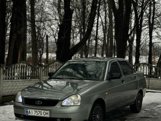 Серый ВАЗ 2170 Priora, объемом двигателя 1.6 л и пробегом 165 тыс. км за 2350 $, фото 1 на Automoto.ua