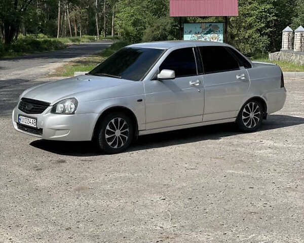 Серый ВАЗ 2170 Priora, объемом двигателя 1.6 л и пробегом 205 тыс. км за 3000 $, фото 1 на Automoto.ua