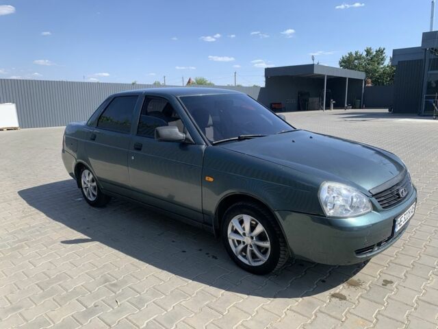 Сірий ВАЗ 2170 Priora, об'ємом двигуна 1.6 л та пробігом 195 тис. км за 1900 $, фото 1 на Automoto.ua