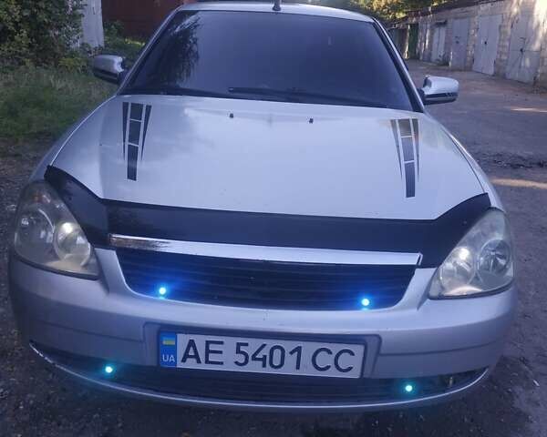 Серый ВАЗ 2170 Priora, объемом двигателя 1.6 л и пробегом 177 тыс. км за 2100 $, фото 1 на Automoto.ua