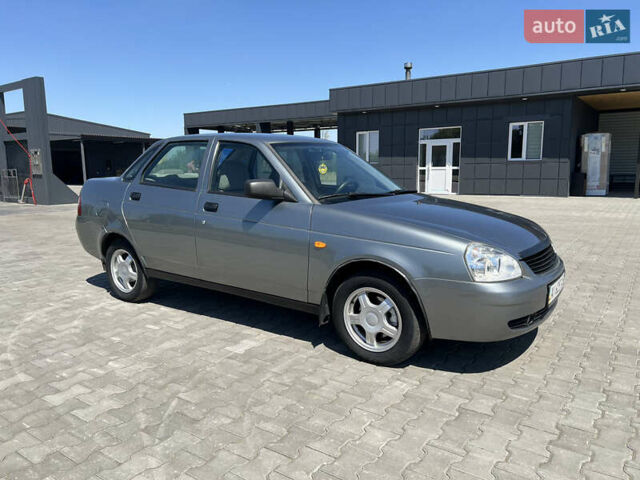 Серый ВАЗ 2170 Priora, объемом двигателя 1.6 л и пробегом 165 тыс. км за 2600 $, фото 1 на Automoto.ua