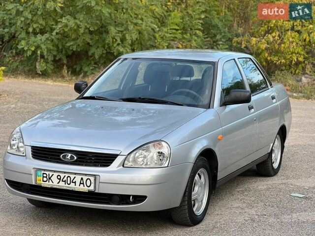 Серый ВАЗ 2170 Priora, объемом двигателя 1.6 л и пробегом 64 тыс. км за 3999 $, фото 1 на Automoto.ua