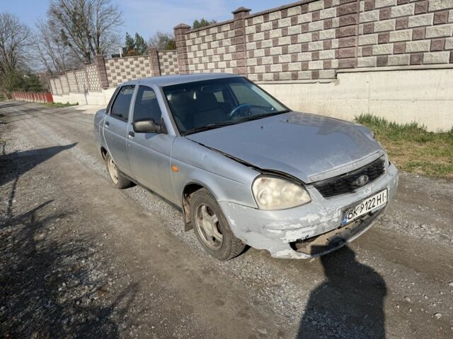 Серый ВАЗ 2170 Priora, объемом двигателя 1.6 л и пробегом 250 тыс. км за 999 $, фото 1 на Automoto.ua