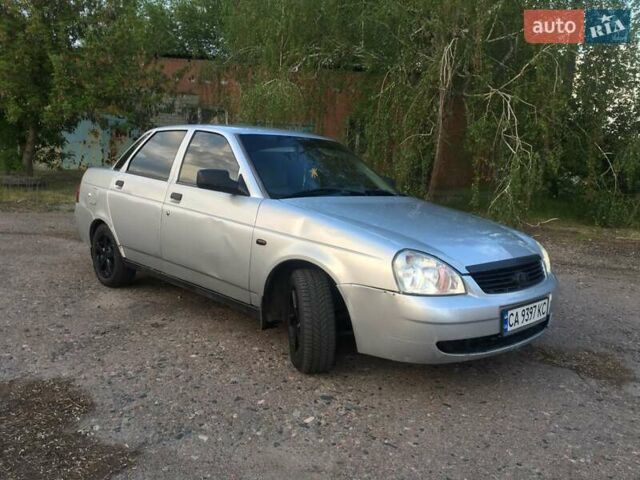 Серый ВАЗ 2170 Priora, объемом двигателя 1.6 л и пробегом 385 тыс. км за 1900 $, фото 1 на Automoto.ua