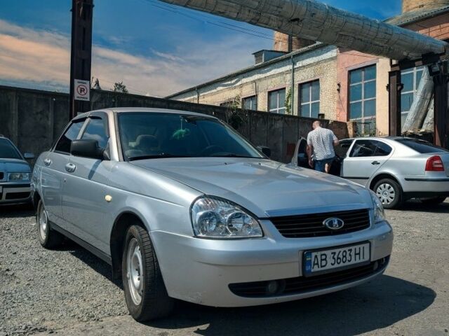 Серый ВАЗ 2170 Priora, объемом двигателя 1.6 л и пробегом 155 тыс. км за 2600 $, фото 1 на Automoto.ua