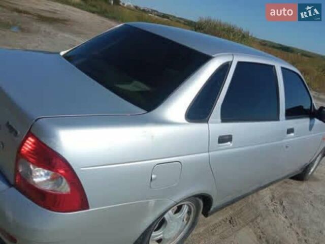 Сірий ВАЗ 2170 Priora, об'ємом двигуна 1.6 л та пробігом 300 тис. км за 1800 $, фото 1 на Automoto.ua