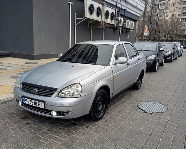 Серый ВАЗ 2170 Priora, объемом двигателя 1.6 л и пробегом 193 тыс. км за 3500 $, фото 1 на Automoto.ua