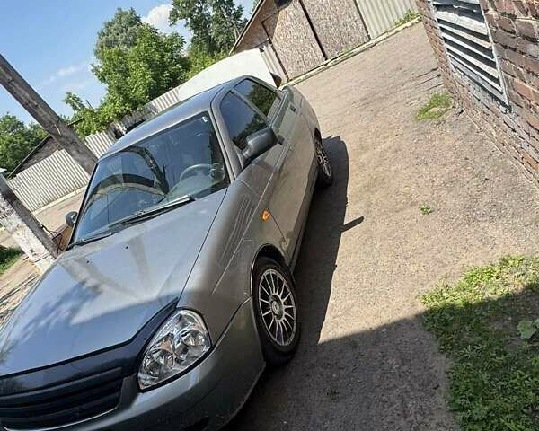 Серый ВАЗ 2170 Priora, объемом двигателя 1.6 л и пробегом 198 тыс. км за 2600 $, фото 1 на Automoto.ua