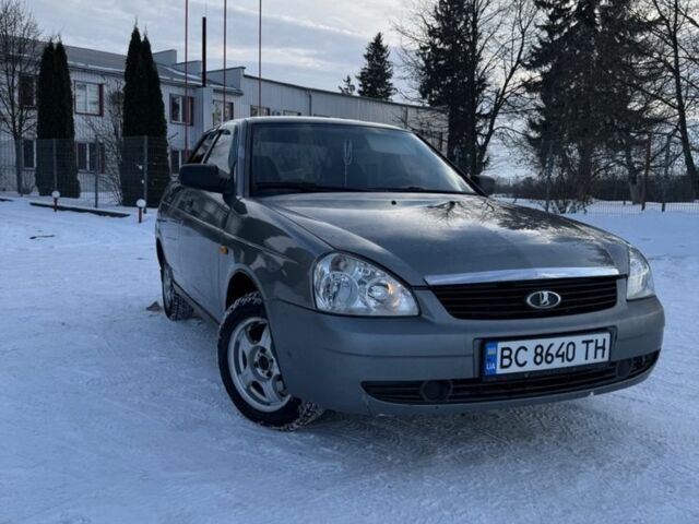 Серый ВАЗ 2170 Priora, объемом двигателя 1.6 л и пробегом 228 тыс. км за 2400 $, фото 1 на Automoto.ua