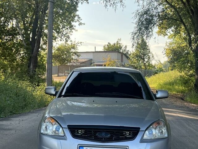 Серый ВАЗ 2170 Priora, объемом двигателя 1.6 л и пробегом 215 тыс. км за 4000 $, фото 1 на Automoto.ua