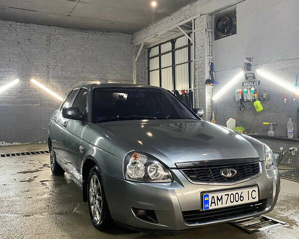 Серый ВАЗ 2170 Priora, объемом двигателя 1.6 л и пробегом 300 тыс. км за 2499 $, фото 1 на Automoto.ua