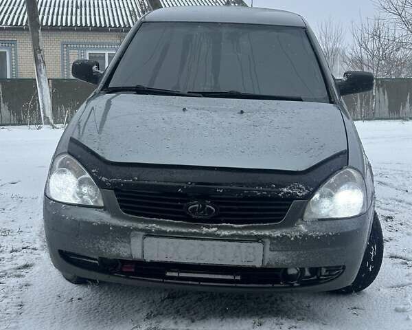 Сірий ВАЗ 2170 Priora, об'ємом двигуна 1.6 л та пробігом 163 тис. км за 2500 $, фото 1 на Automoto.ua