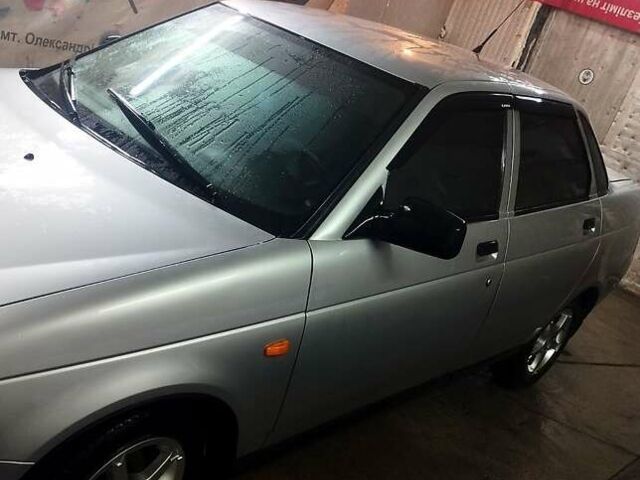 Серый ВАЗ 2170 Priora, объемом двигателя 1.6 л и пробегом 150 тыс. км за 3400 $, фото 1 на Automoto.ua