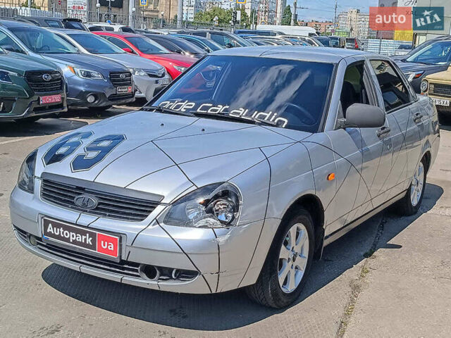 Серый ВАЗ 2170 Priora, объемом двигателя 1.6 л и пробегом 175 тыс. км за 1990 $, фото 1 на Automoto.ua