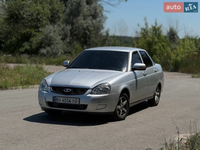 Серый ВАЗ 2170 Priora, объемом двигателя 1.6 л и пробегом 160 тыс. км за 3500 $, фото 1 на Automoto.ua