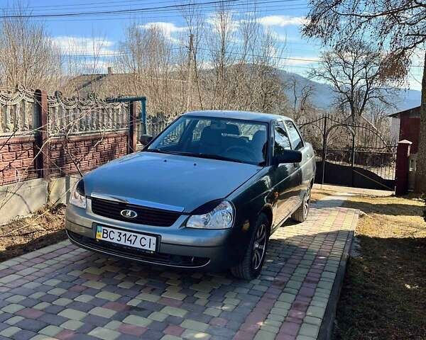 Серый ВАЗ 2170 Priora, объемом двигателя 1.6 л и пробегом 70 тыс. км за 3200 $, фото 1 на Automoto.ua