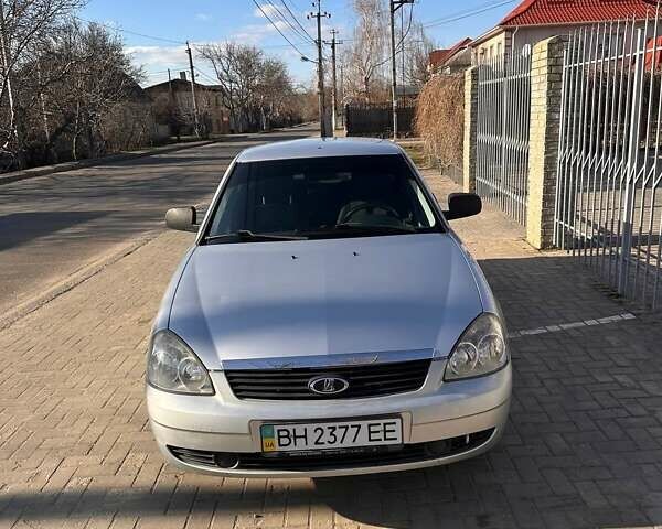 Серый ВАЗ 2170 Priora, объемом двигателя 1.6 л и пробегом 170 тыс. км за 3300 $, фото 1 на Automoto.ua