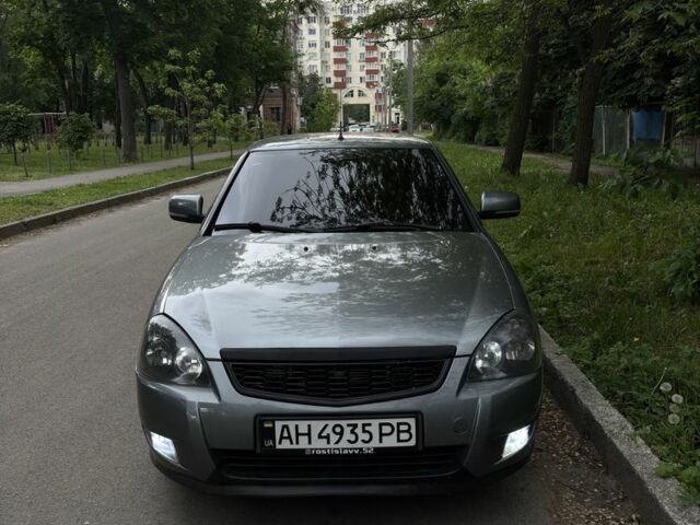 Серый ВАЗ 2170 Priora, объемом двигателя 1.6 л и пробегом 133 тыс. км за 3500 $, фото 1 на Automoto.ua