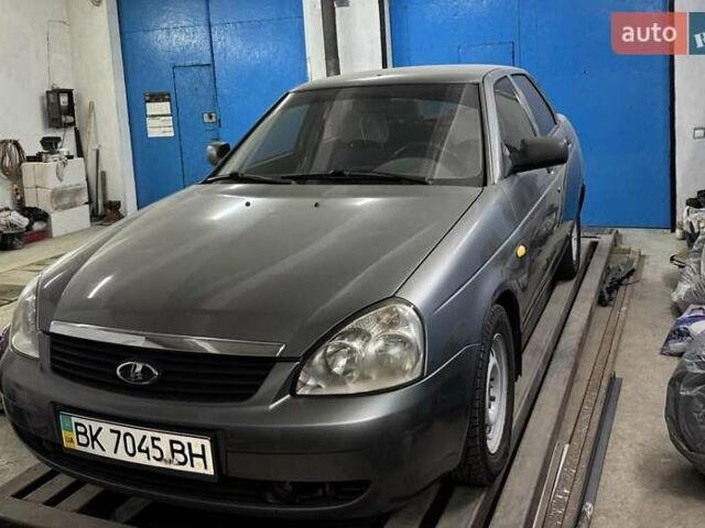 Сірий ВАЗ 2170 Priora, об'ємом двигуна 1.6 л та пробігом 133 тис. км за 3000 $, фото 1 на Automoto.ua