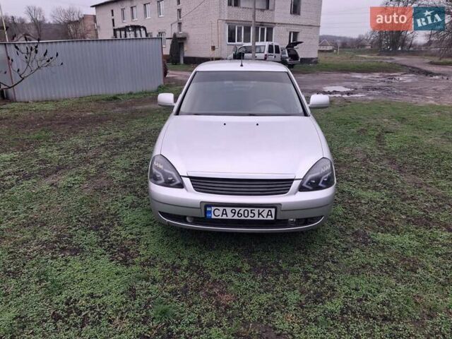 Серый ВАЗ 2170 Priora, объемом двигателя 1.6 л и пробегом 300 тыс. км за 2200 $, фото 1 на Automoto.ua