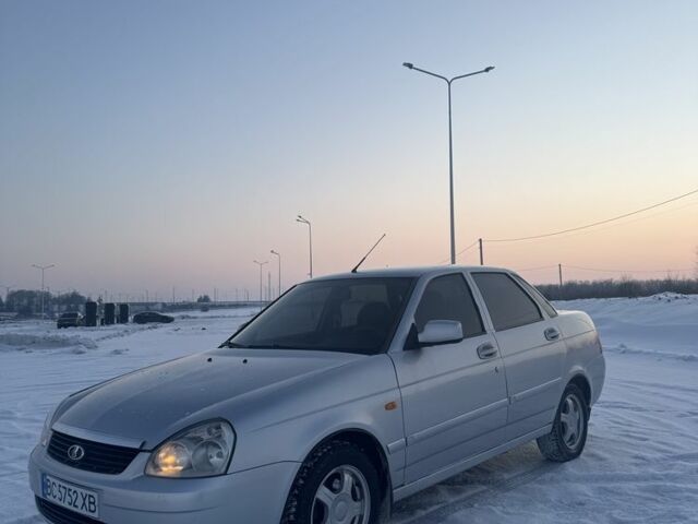Серый ВАЗ 2170 Priora, объемом двигателя 1.6 л и пробегом 214 тыс. км за 2650 $, фото 1 на Automoto.ua
