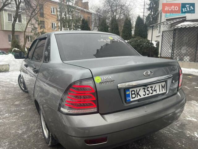 Серый ВАЗ 2170 Priora, объемом двигателя 1.6 л и пробегом 209 тыс. км за 1999 $, фото 1 на Automoto.ua