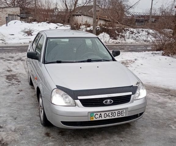 Сірий ВАЗ 2170 Priora, об'ємом двигуна 1.6 л та пробігом 128 тис. км за 2450 $, фото 1 на Automoto.ua