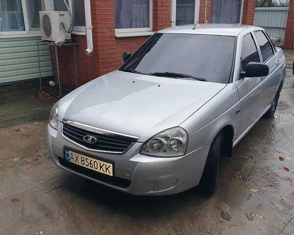 Серый ВАЗ 2170 Priora, объемом двигателя 1.6 л и пробегом 210 тыс. км за 3500 $, фото 1 на Automoto.ua