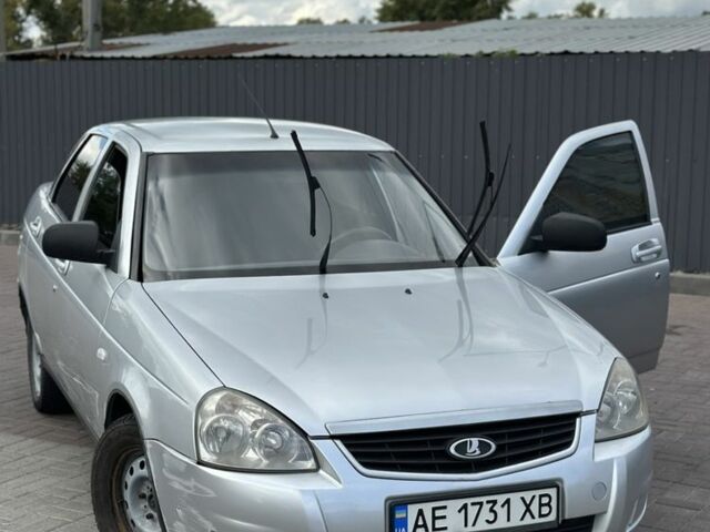 Серый ВАЗ 2170 Priora, объемом двигателя 1.6 л и пробегом 170 тыс. км за 2400 $, фото 1 на Automoto.ua