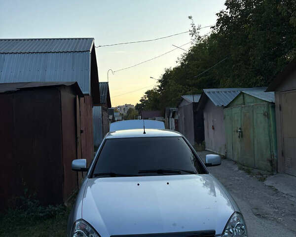 Сірий ВАЗ 2170 Priora, об'ємом двигуна 1.6 л та пробігом 134 тис. км за 2900 $, фото 1 на Automoto.ua