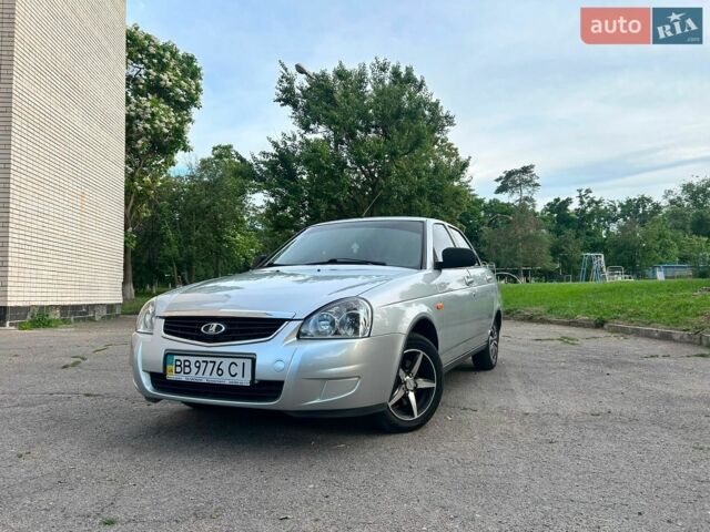 Серый ВАЗ 2170 Priora, объемом двигателя 1.6 л и пробегом 135 тыс. км за 3800 $, фото 1 на Automoto.ua