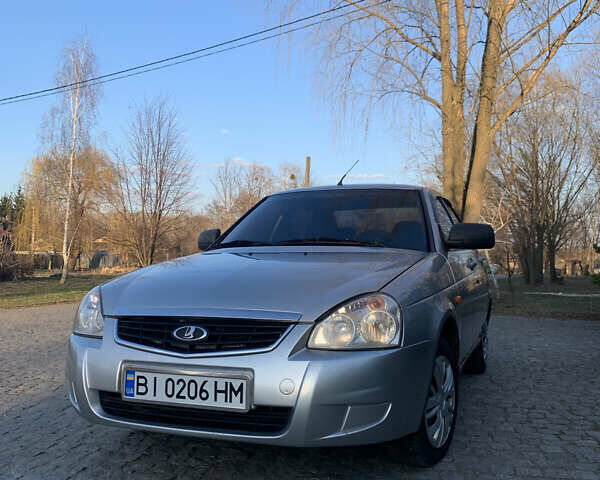Серый ВАЗ 2170 Priora, объемом двигателя 1.6 л и пробегом 167 тыс. км за 3650 $, фото 1 на Automoto.ua