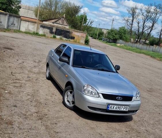 Серый ВАЗ 2170 Priora, объемом двигателя 1.6 л и пробегом 100 тыс. км за 5200 $, фото 1 на Automoto.ua