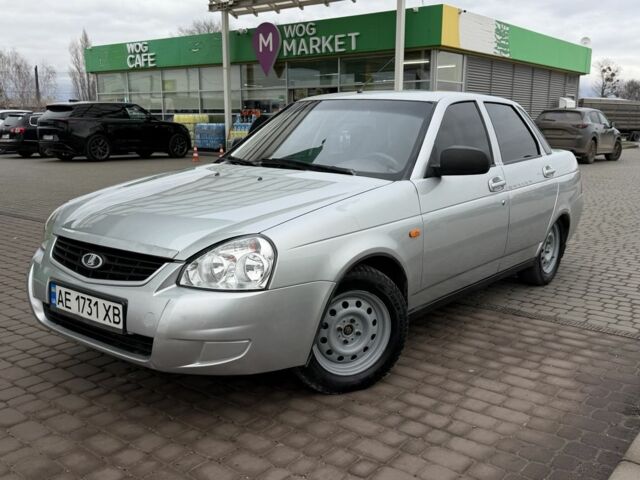 Серый ВАЗ 2170 Priora, объемом двигателя 1.6 л и пробегом 172 тыс. км за 3250 $, фото 1 на Automoto.ua