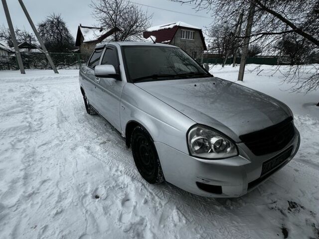 Серый ВАЗ 2170 Priora, объемом двигателя 1.6 л и пробегом 180 тыс. км за 2100 $, фото 1 на Automoto.ua