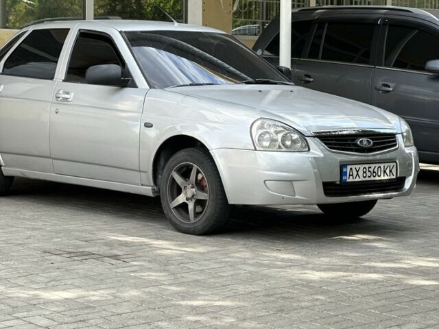 Серый ВАЗ 2170 Priora, объемом двигателя 1.6 л и пробегом 215 тыс. км за 3500 $, фото 1 на Automoto.ua