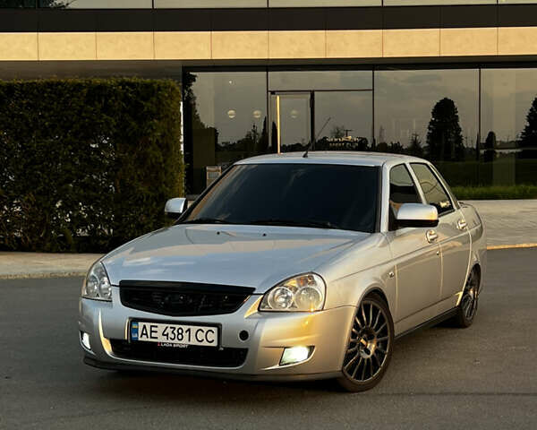 Серый ВАЗ 2170 Priora, объемом двигателя 1.6 л и пробегом 175 тыс. км за 4999 $, фото 1 на Automoto.ua